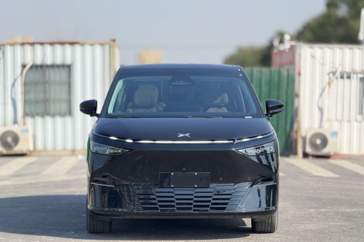 Used XPeng X9 2024 702 Ultra-Long Range Max
