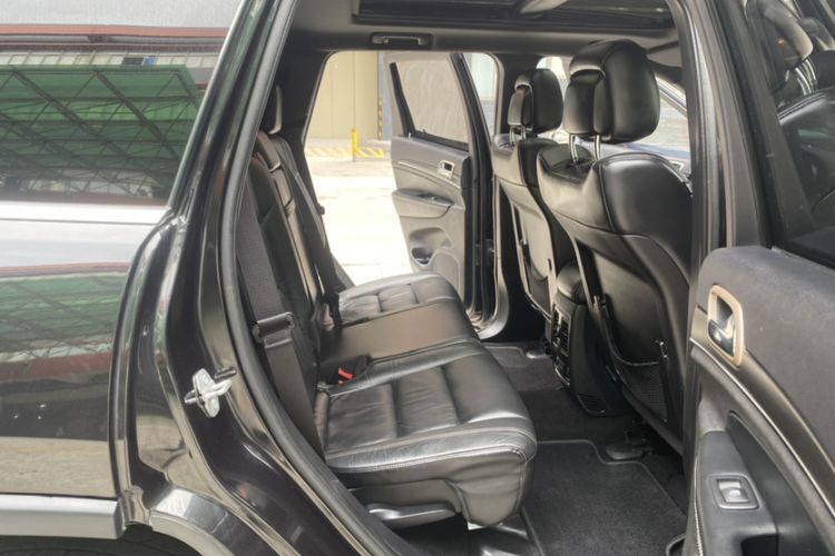 Used  Grand Cherokee 2015 3.0L Comfort Navigation Edition
