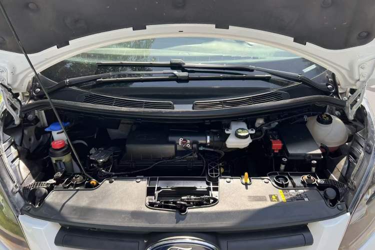 Used Ford Transit 2019 2.0T Diesel Van Mid-Chassis Mid-Roof 3-Seater China VI Standard
