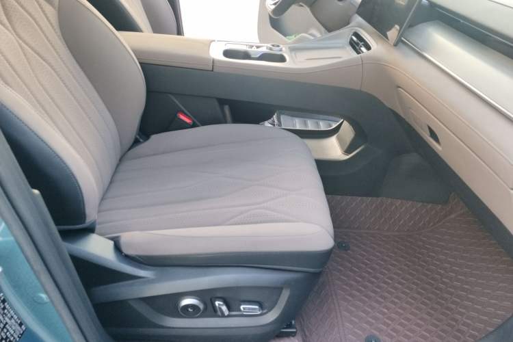 Used Chery Tiggo 8 PLUS C-DM 2025 1.5T 116 km Prestige Version 5 Seats