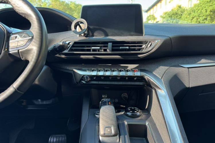 Used Peugeot 5008 2017 380THP 7-Seater Luxury Edition
