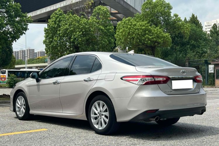 Used Toyota Camry 2021 2.0G Luxury Edition
