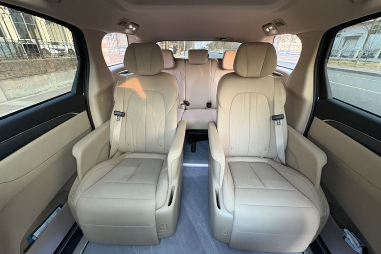 Used Buick GL8 New Energy 2025 Lu Shang Luxury Edition 7-Seater
