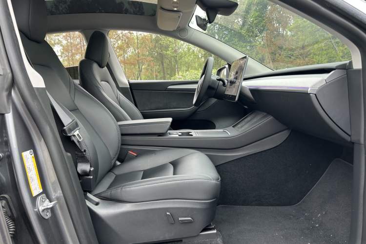 Used Tesla Model Y 2024 Rear-Wheel-Drive Version
