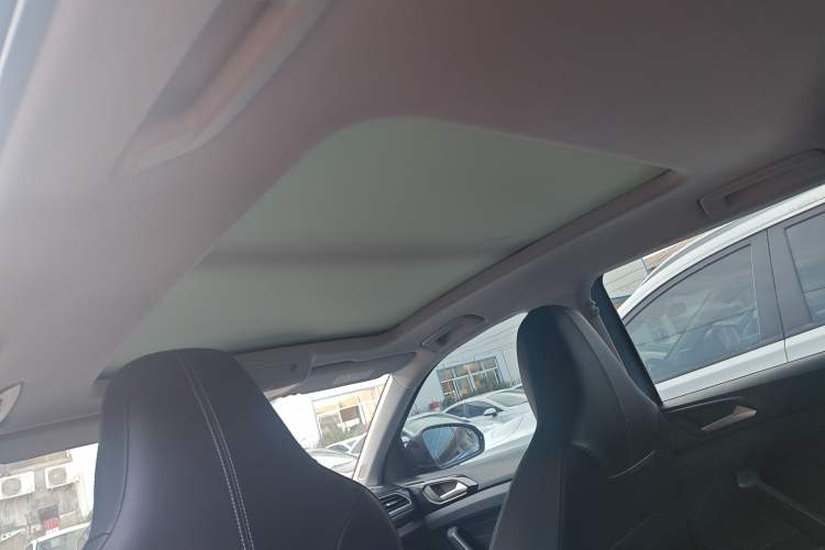 Used Volkswagen Tharu 2025 NewRui 300TSI Prestige Edition
