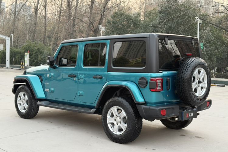 Used  Wrangler 2019 2.0T Sahara Four-Door Version China VI Emission Standard
