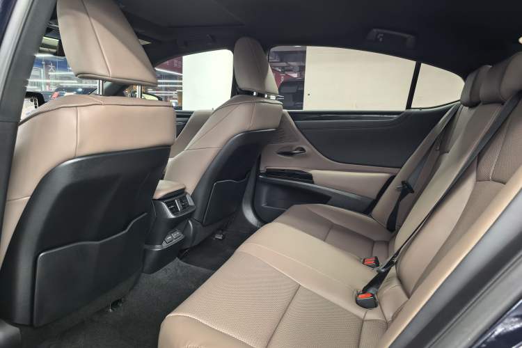 Used Lexus ES 2023 260 Excellence Edition