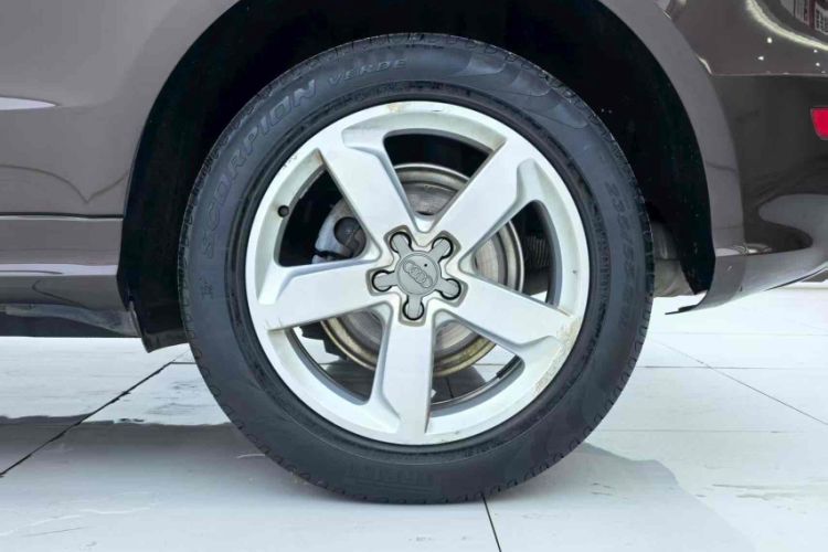 Used Audi Q5 2017 Plus 40 TFSI Ambition Model
