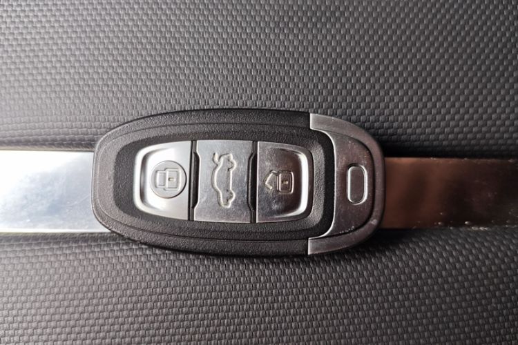 Used Hongqi E-QM5 2022 431 km Charge & Enjoy Edition