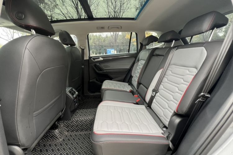 Used Volkswagen Tiguan L 2022 330TSI Automatic Two-Wheel Drive R-Line Flagship Edition
