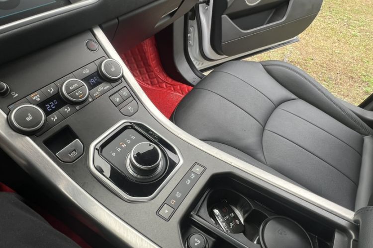 Used Land Rover Range Rover Evoque 2018 240PS PURE Style Edition