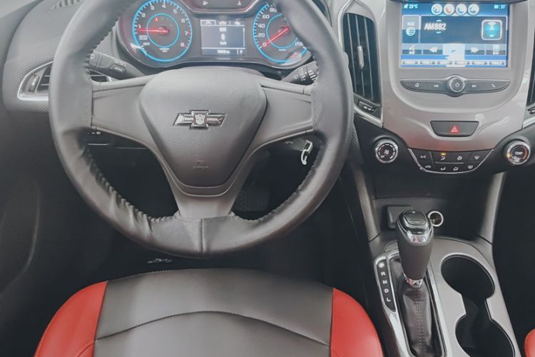 Used Chevrolet Cruze 2018 320 Automatic Pioneer Sunroof Edition
