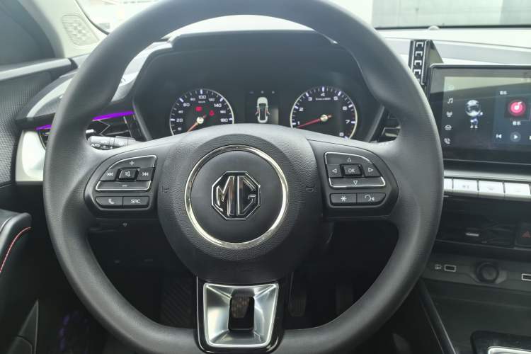 Used MG 5 2021 180 DVVT Manual Youth Luxury Edition
