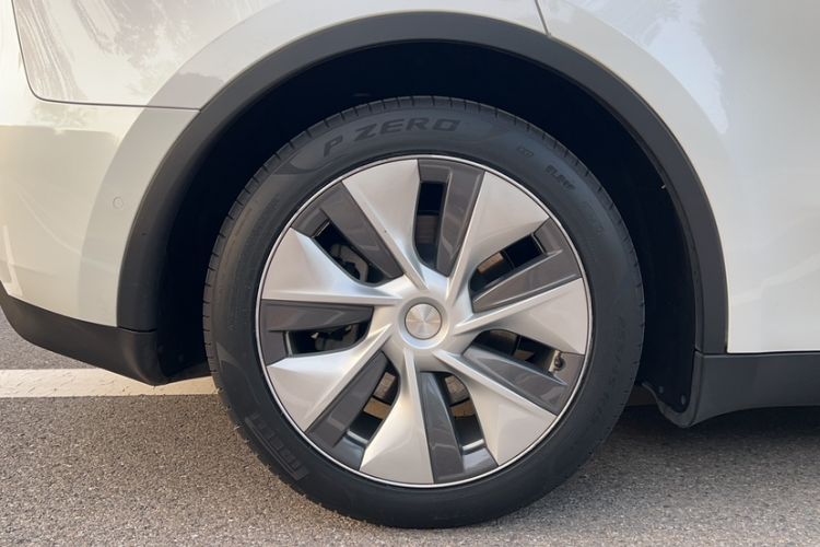 Used Tesla Model Y 2021 Long-Range All-Wheel-Drive Version 3D7
