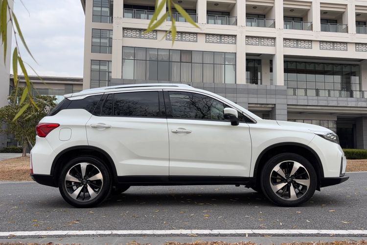 Used GAC Trumpchi GS4 2018 235T Automatic Two-Wheel Drive Luxury Smart Connectivity Millionth Anniversary Edition

