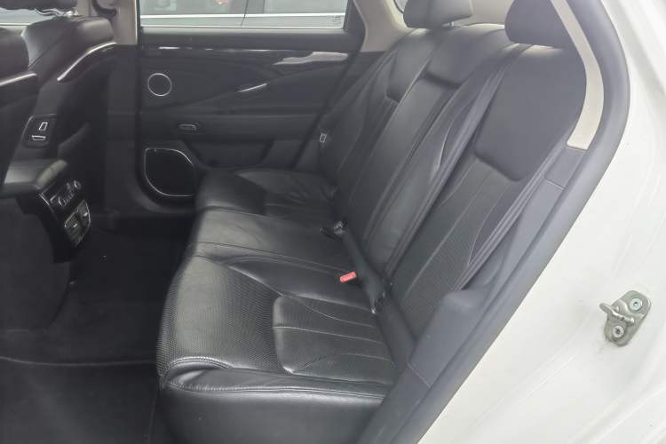 Used Geely Auto Emgrand GT 2015 1.8T Flagship Model
