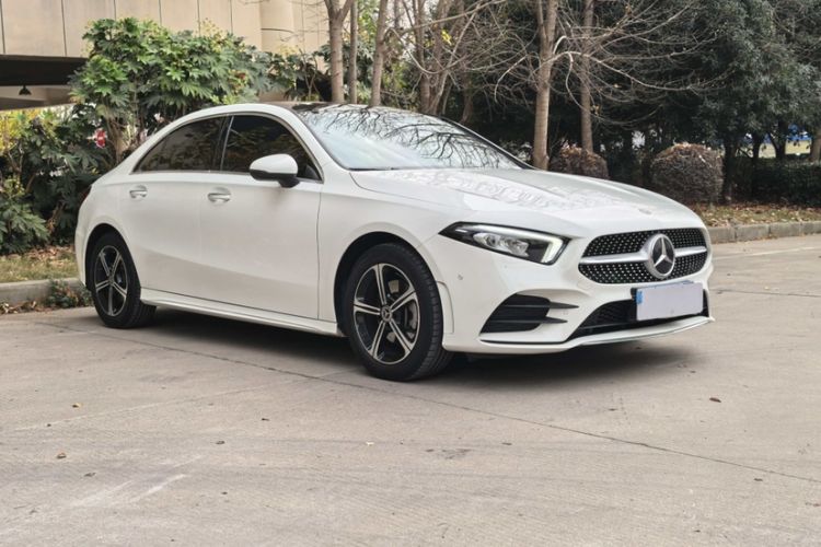 Used Mercedes-Benz A-Class 2022 Revised Version A 200 L Sport Sedan Fashionable Style
