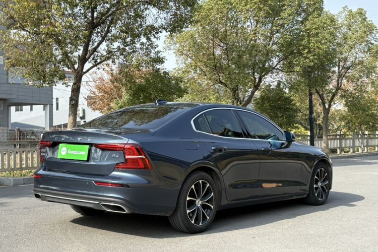 Used Volvo S60 2022 B4 Zhiyi Luxury Edition
