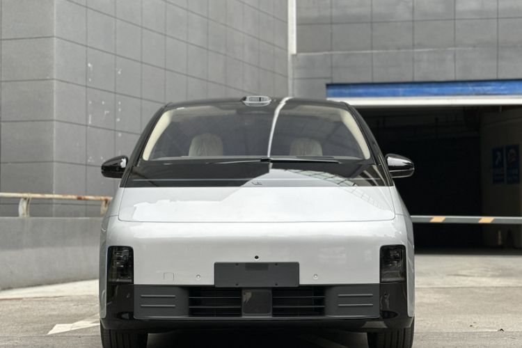 Used Li Auto MEGA 2025 Home Family Special Edition
