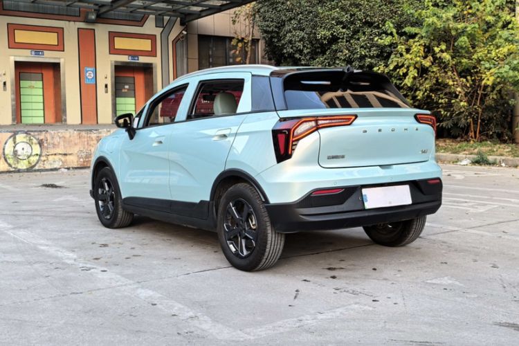 Used Geometry E Firefly 2024 401 km Fluorescent
