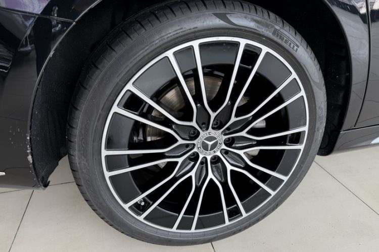 Used Mercedes-Benz E-Class 2025 Facelift E 300 L Premium Edition
