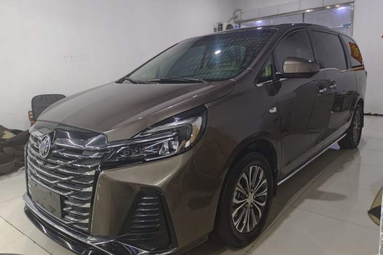 Used Buick GL8 2023 Facelifted Land Cruiser Executive Luxury Version
