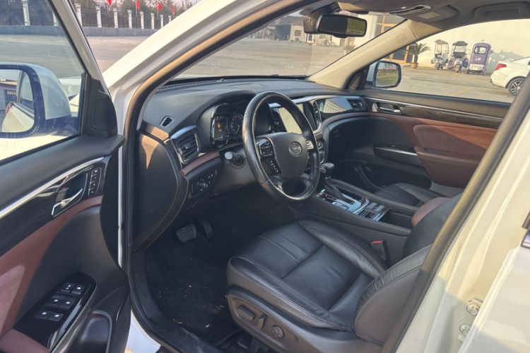 Used GAC Trumpchi GS8 2017 320T Two-Wheel Drive Luxury Smart Connectivity Version (7 Seats)
