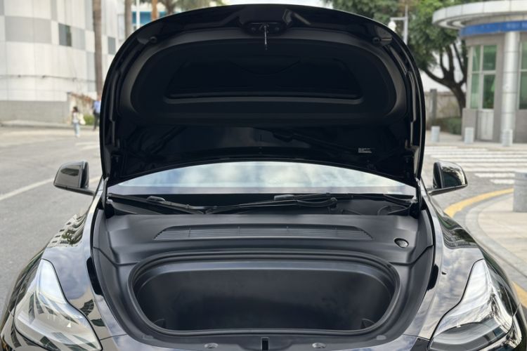 Used Tesla Model Y 2021 Long-Range All-Wheel-Drive Version