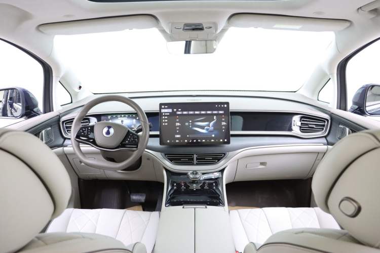 Used Denza D9 2022 DM-i 970 Four-Wheel Drive Flagship Model
