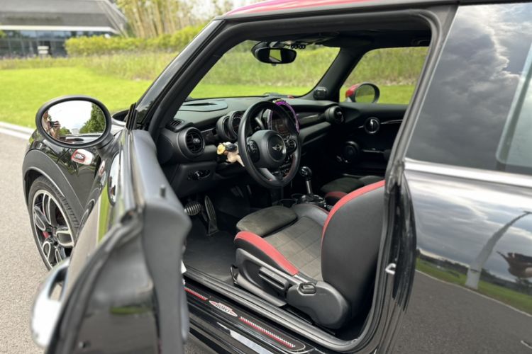 Used  JCW 2015 2.0T JOHN COOPER WORKS
