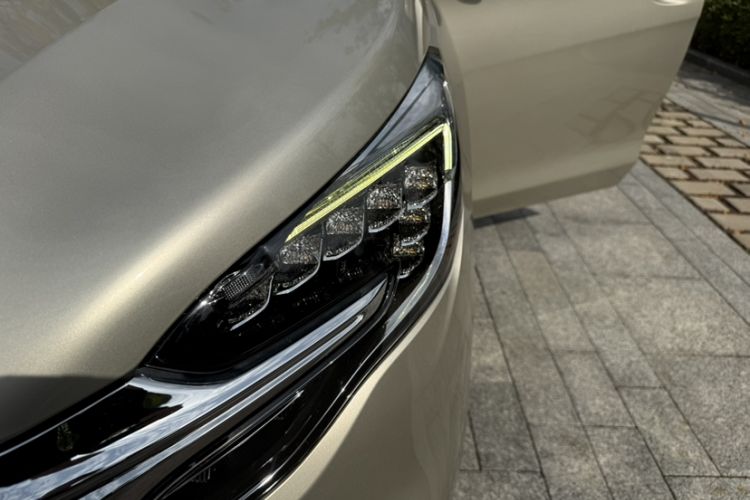 Used Buick GL8 2021 ES Landtrek 653T Comfort Edition