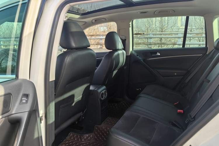 Used Volkswagen Tiguan 2013 2.0 TSI Automatic All-Wheel-Drive Flagship Edition