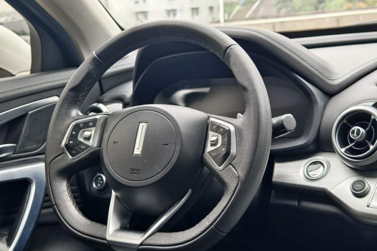 Used Wey VV7 2019 Upgraded Model 2.0T Luxury Version China V Standard
