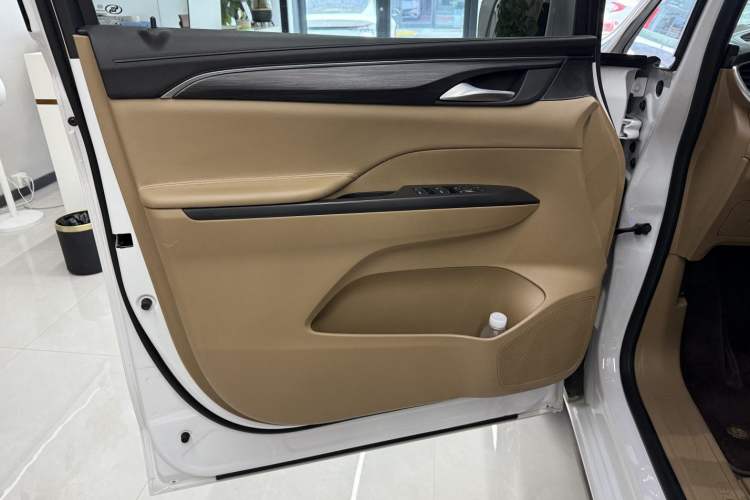 Used Buick GL8 2021 ES Landtrek 653T Luxury Model
