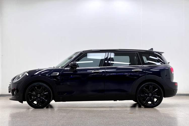 Used  Clubman 2021 1.5T COOPER Connoisseur

