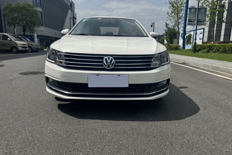 Used Volkswagen Lavida 2017 1.6L Automatic Comfort Edition
