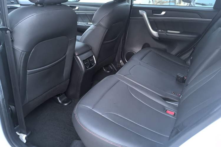 Used Haval M6 2019 1.5T DCT Two-Wheel Drive Value Edition China VI Standard
