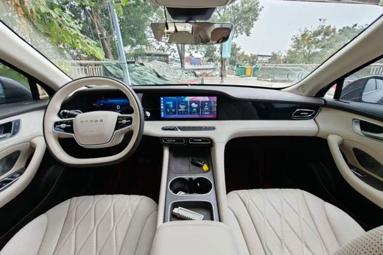 Used Roewe D7 2023 DMH 125km Excellence Edition