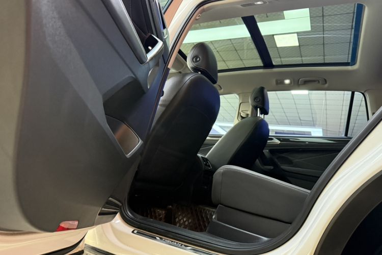 Used Volkswagen Tiguan L 2022 330TSI Automatic Two-Wheel Drive Smart Edition
