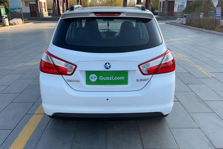 Used Venucia R50 2015 1.6L Automatic Fashion Edition