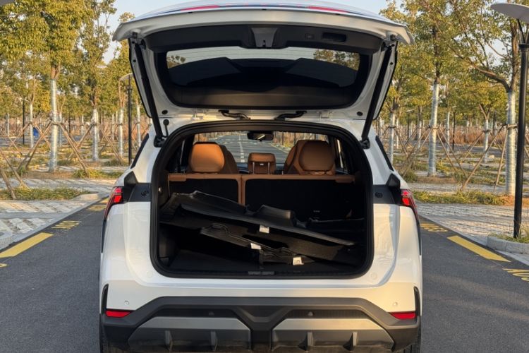 Used  L7 2025 EM-i 115km Exploration+ Edition
