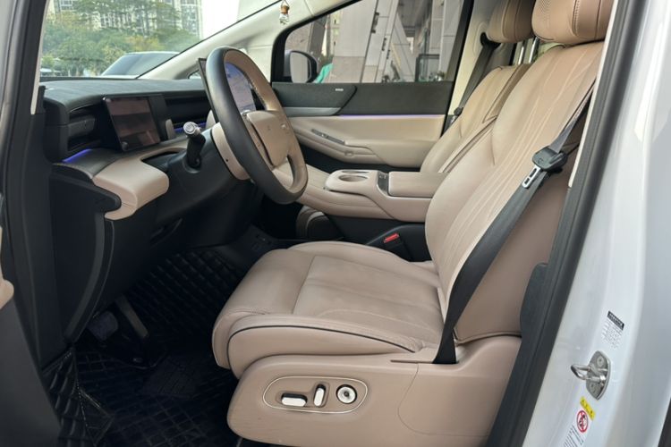 Used XPeng X9 2024 640 All-Wheel Drive High-Performance Max
