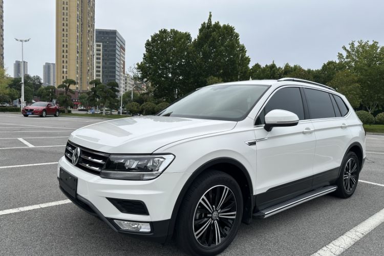 Used Volkswagen Tiguan L 2020 330TSI Automatic Two-Wheel Drive Luxury Edition China VI Standard
