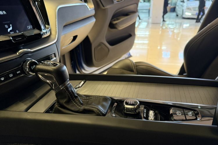 Used Volvo XC60 2019 T5 4x4 Zhiyuan Sport Edition China V Standard
