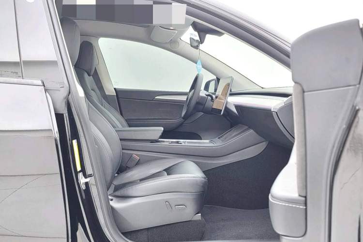 Used Tesla Model Y 2023 Rear-Wheel-Drive Version