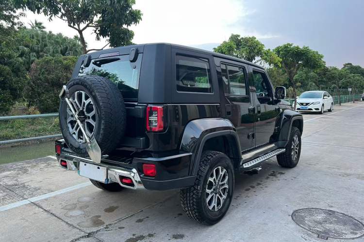 Used  BJ40 2023 2.0T Automatic Four-Wheel Drive Urban Hunter Edition Prestige Version
