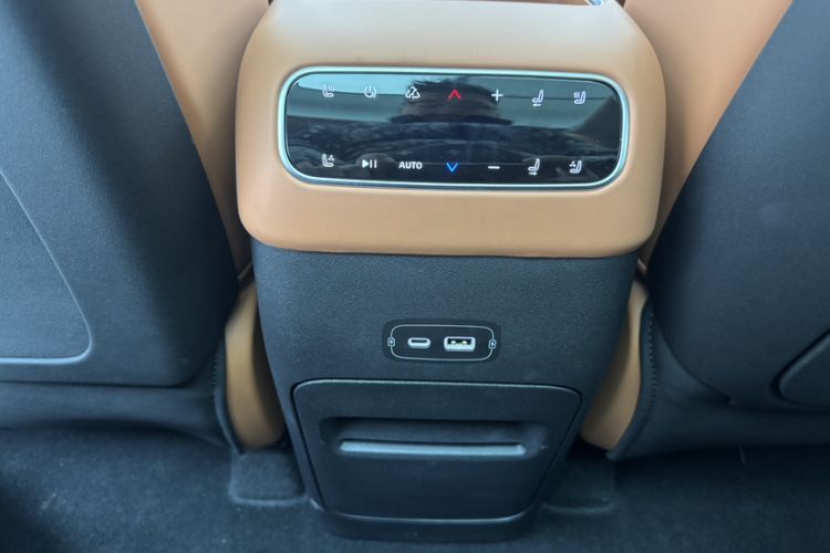 Used Leapmotor C16 2026 Extended-Range 280 LiDAR Zhizun Edition 6 Seats
