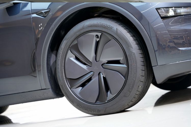 Used Tesla Model Y 2025 Long-Range All-Wheel Drive First Edition
