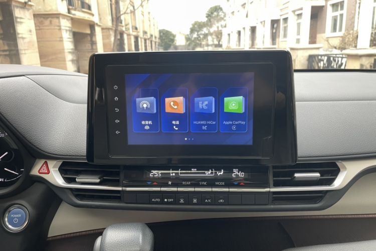 Used Toyota Sienna 2023 2.5L Hybrid Comfort Edition
