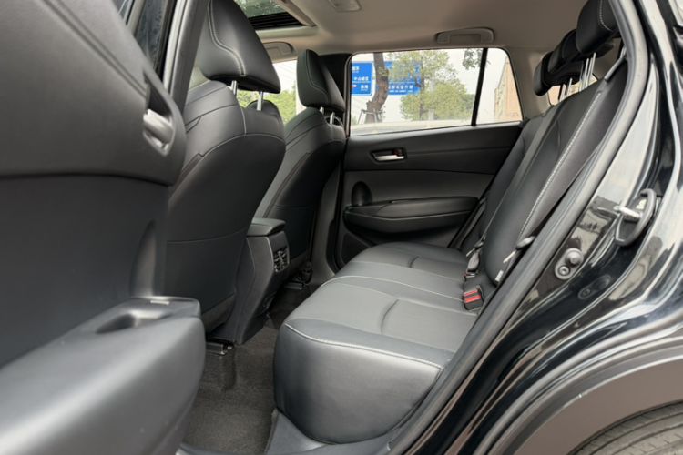 Used Toyota FRONTLANDER 2023 2.0L CVT Luxury Edition